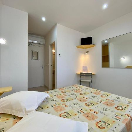 Hotel Myriam Vias Plage Exterior photo
