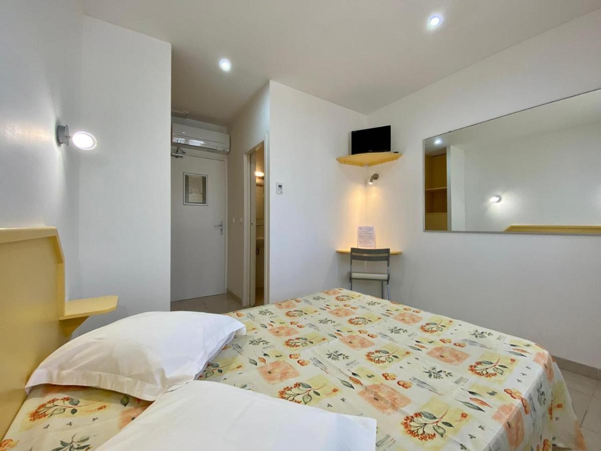 Hotel Myriam Vias Plage Exterior photo