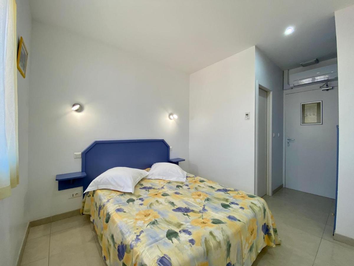 Hotel Myriam Vias Plage Exterior photo