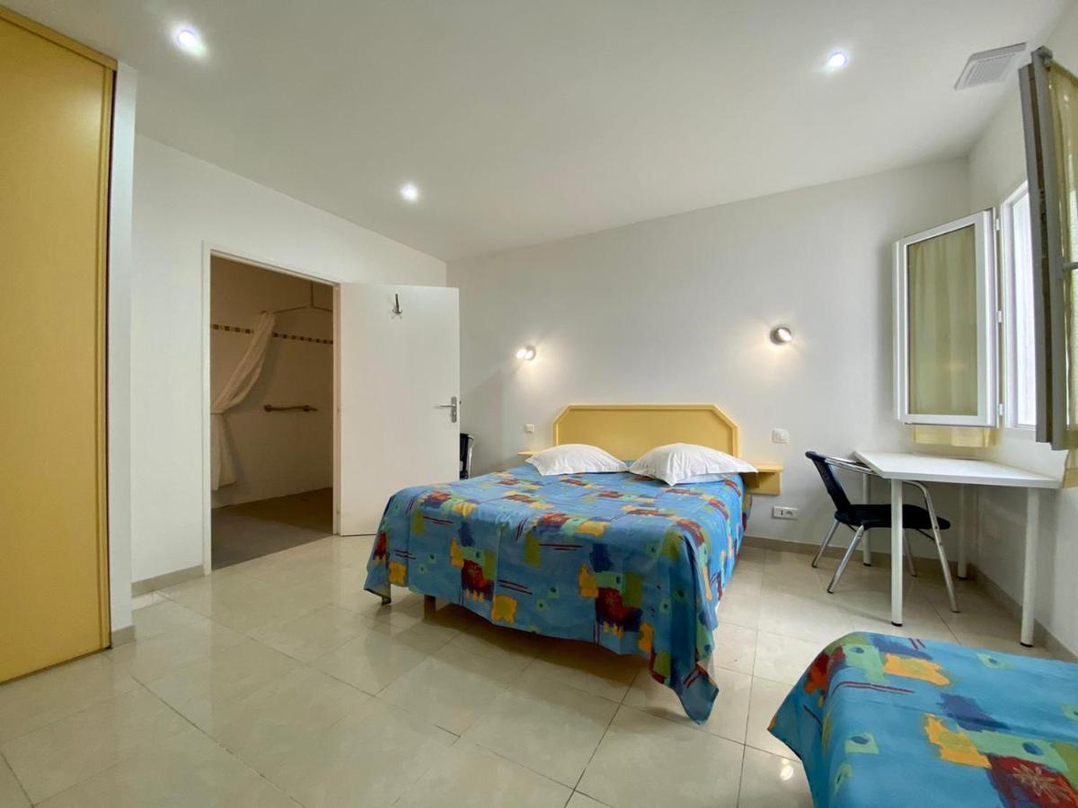 Hotel Myriam Vias Plage Exterior photo