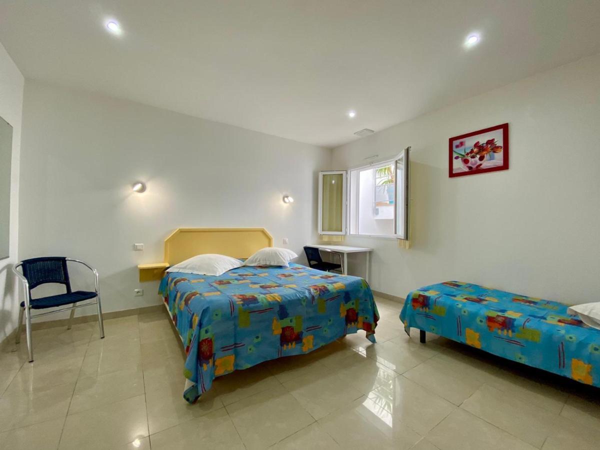 Hotel Myriam Vias Plage Exterior photo
